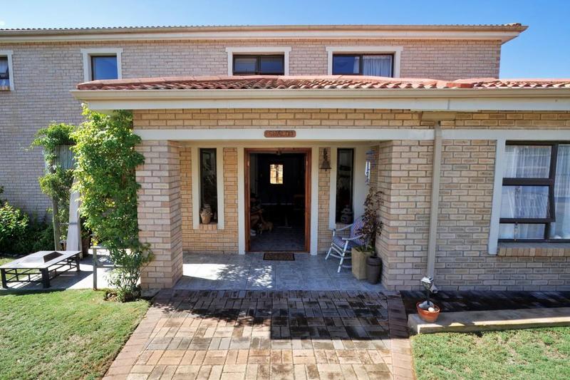 4 Bedroom Property for Sale in Stilbaai Wes Western Cape
